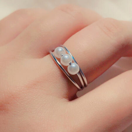 Charites Ring (Silver)